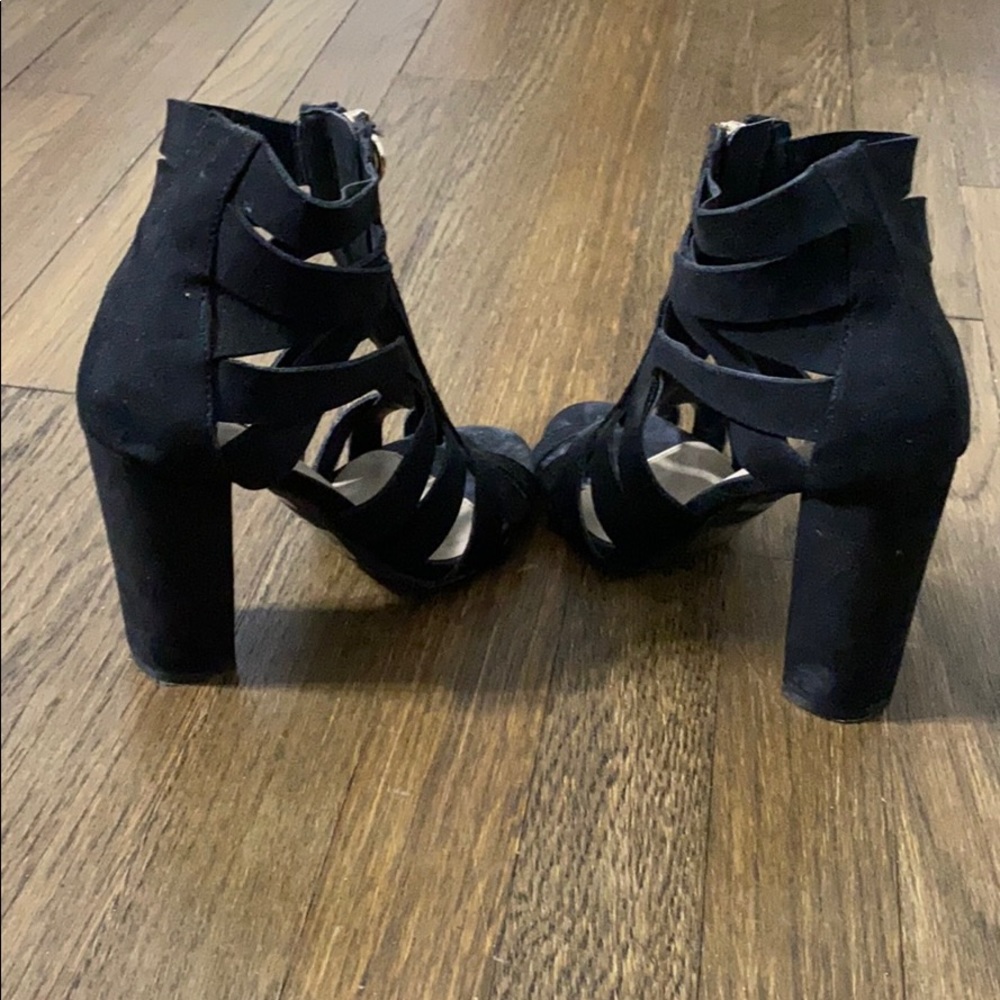 Black open toed booties - Picture 2 of 2